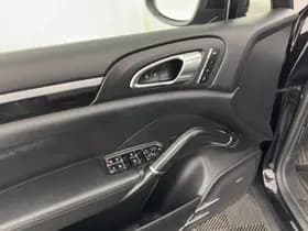Porsche Cayenne thumbnail 23