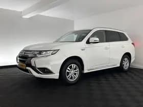 Mitsubishi Outlander thumbnail 4