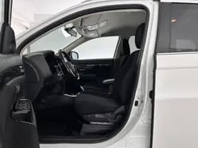 Mitsubishi Outlander thumbnail 9