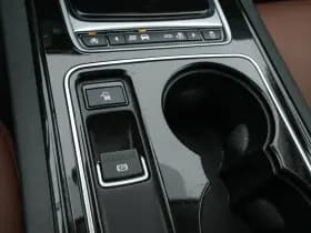 Jaguar Xe thumbnail 13