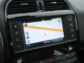 Jaguar Xe thumbnail 15