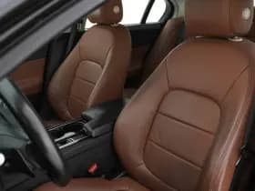 Jaguar Xe thumbnail 21