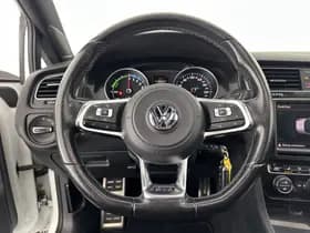 Volkswagen Golf thumbnail 18