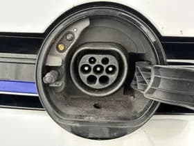 Volkswagen Golf thumbnail 25