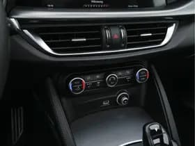 Alfa Romeo Romeo stelvio thumbnail 15