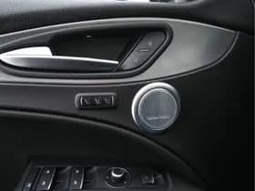 Alfa Romeo Romeo stelvio thumbnail 21