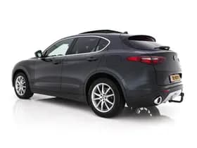 Alfa Romeo Romeo stelvio thumbnail 5