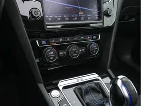 Volkswagen Passat thumbnail 14