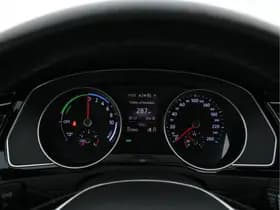 Volkswagen Passat thumbnail 19