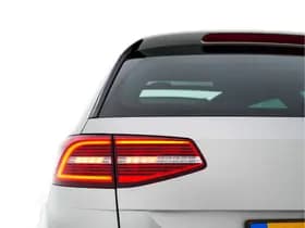 Volkswagen Passat thumbnail 32