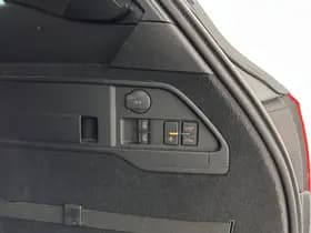 Volkswagen Touareg thumbnail 24