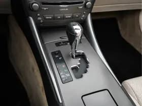 Lexus Is thumbnail 15