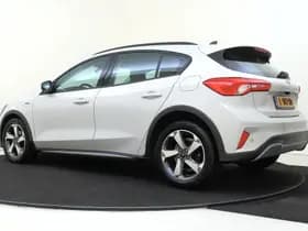 Ford Focus 1.0 EcoBoost Hybrid Active Business | Winter Pack thumbnail 3