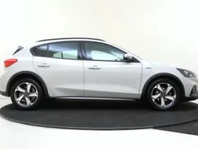 Ford Focus 1.0 EcoBoost Hybrid Active Business | Winter Pack thumbnail 4