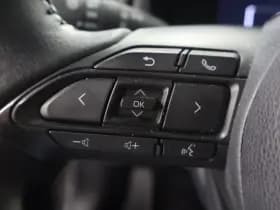 Toyota Yaris Cross 1.5 Hybr 130 Dynamic | Comfort Pack | Winter Pack thumbnail 11