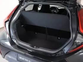 Toyota Aygo X Hybrid 115 GR Sport | MY26 | €1.250 Voordeel thumbnail 38