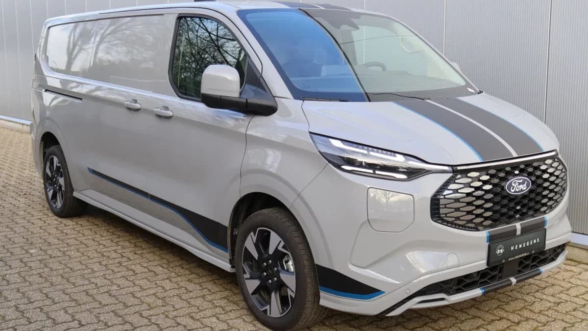 Ford E-Transit Custom 340 L2H1 Sport 64 kWh | 2x Schuifdeur | 19 inch — foto 1