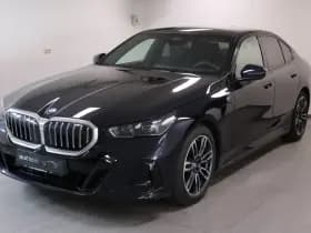 BMW 5 Serie 530e | M-Sport | Pano | 360 camera