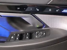 BMW 5 Serie 530e | M-Sport | Pano | 360 camera thumbnail 33