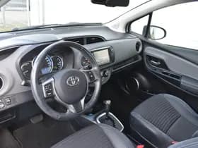 Toyota Yaris 1.5 Hybrid Dynamic Automaat 100Pk thumbnail 2