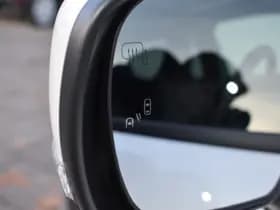 Toyota Urban Cruiser Executive 61 Kwh Automaat 174Pk thumbnail 4