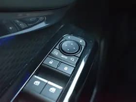 Toyota Urban Cruiser Executive 61 Kwh Automaat 174Pk thumbnail 8