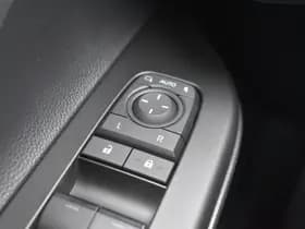 Toyota C-HR 2.0 Plug-In Hybrid 220 Executive Automaat 223Pk thumbnail 9