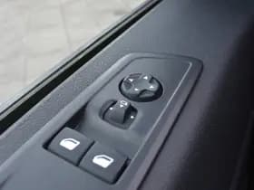 Peugeot E-Traveller 75 Kwh Long thumbnail 3