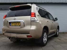 Toyota Land Cruiser 3.0 D-4D-F Executive thumbnail 3