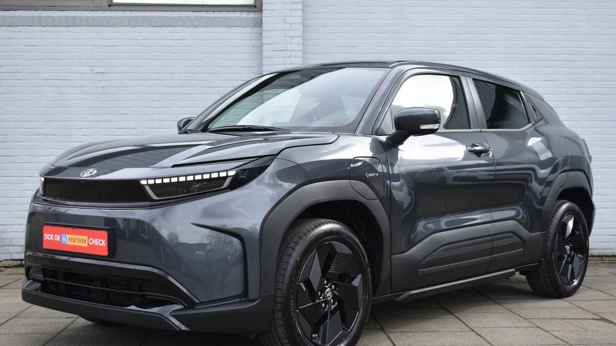 Toyota Urban Cruiser Dynamic 61 Kwh Automaat 174Pk — foto 1