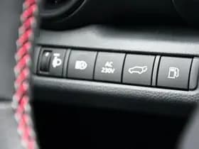 Toyota C-HR 2.0 Plug-In Hybrid 220 Black Edition Automaat 223Pk thumbnail 32