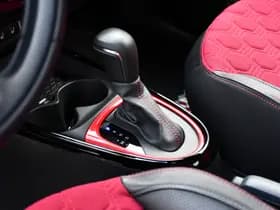 Toyota Aygo X 1.0 VVT-i S-CVT Undercover Jun Takahashi Limited Automaat 72pk thumbnail 4