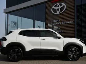 Toyota Urban Cruiser Executive 61 Kwh Automaat 174Pk thumbnail 3