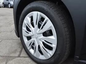 Toyota Aygo X Hybrid 115 play Automaat 116pk thumbnail 2