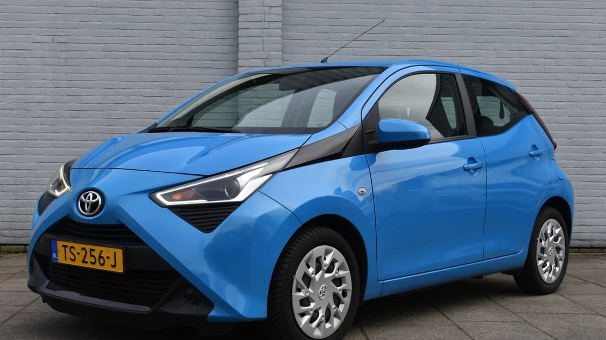 Toyota Aygo 1.0 VVT-i x-play Handgeschakeld 72pk — foto 1