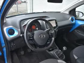 Toyota Aygo 1.0 VVT-i x-play Handgeschakeld 72pk thumbnail 2