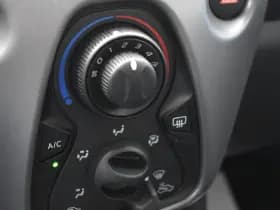 Toyota Aygo 1.0 VVT-i x-play Handgeschakeld 72pk thumbnail 15