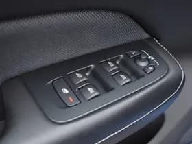 Volvo S60 T4 210PK Automaat R-Design thumbnail 23