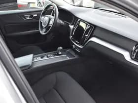 Volvo V60 B3 177PK Automaat Momentum Advantage thumbnail 15