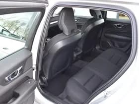 Volvo V60 B3 177PK Automaat Momentum Advantage thumbnail 16