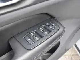 Volvo V60 B3 177PK Automaat Momentum Advantage thumbnail 22