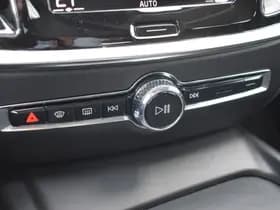 Volvo V60 B3 177PK Automaat Momentum Advantage thumbnail 35