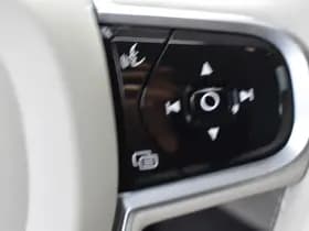 Volvo V60 Cross Country B5 265PK Automaat AWD Pro thumbnail 34