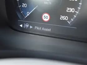 Volvo V60 Cross Country B5 265PK Automaat AWD Pro thumbnail 37