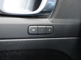 Volvo XC40 Recharge P8 AWD R-Design thumbnail 18