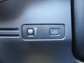 Volvo XC40 Recharge P8 AWD R-Design thumbnail 19