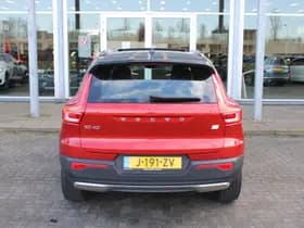 Volvo XC40 Recharge P8 AWD R-Design thumbnail 4