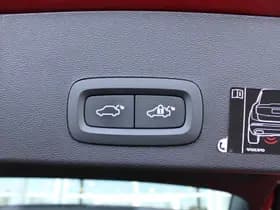 Volvo XC40 Recharge P8 AWD R-Design thumbnail 5