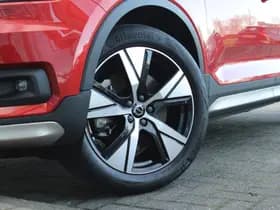 Volvo XC40 Recharge P8 AWD R-Design thumbnail 9