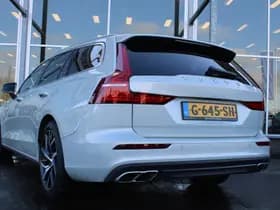 Volvo V60 T4 Automaat Momentum Pro thumbnail 3